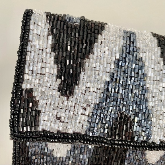 Chevron Beaded Evening Clutch - Picture 4 of 6